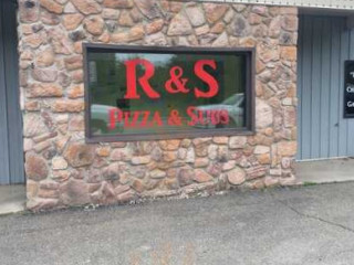 R S Pizza And Subs
