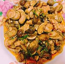 แกงฮังเลกับข้าวเมือง