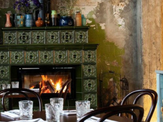 Lore Bistroo