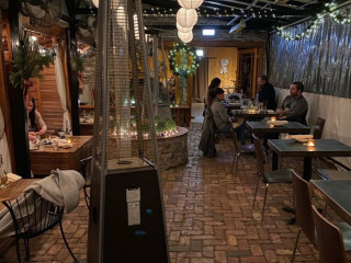 Volo Restaurant Wine Bar