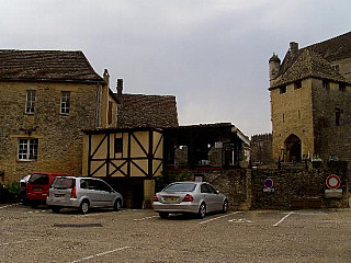 La Taverne Des Remparts