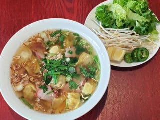 Lux Vietnamese Kitchen