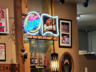 Wickiup Station Sports Pub