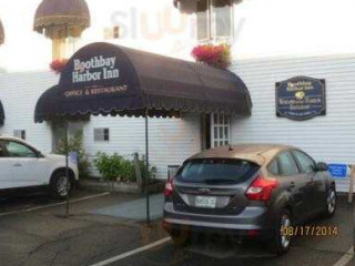 The Sunset Lounge At The Boothbay Harbor Inn