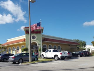 Pollo Tropical