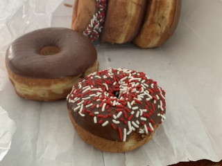 Alhambra Donut And Deli