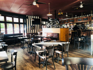 Toucan Pub
