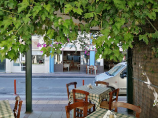 To Steki Tavern