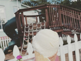 Rheas Ice Cream- Nbtx