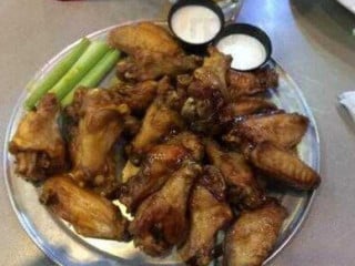 Pluckers Wing