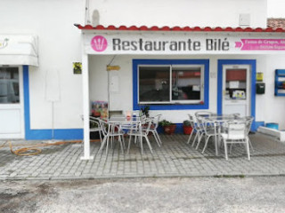 Bilé