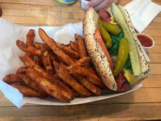 Chicagos Dog House