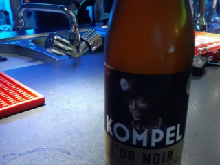 De Joenit
