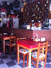 Quinta's Bar