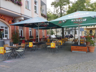 Cafe Bricks