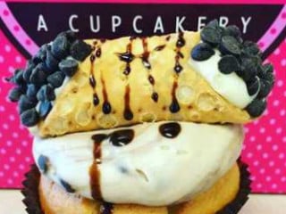 Smallcakes: Cupcakery, Creamery Coffee