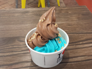 Chilled Froyo Hillarys