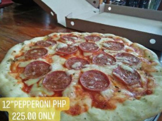 Lola Carz Pizza