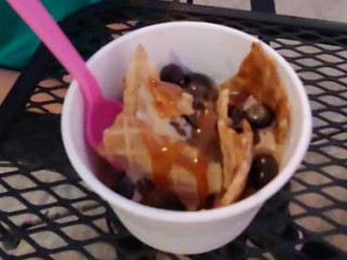 Sweet Frog Frozen Yogurt