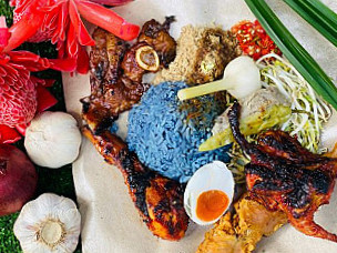 Hr Nasi Kerabu Ayam Madu Guchil Bayam