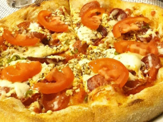 Retro Pizza Pub