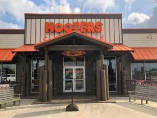 Hooters