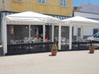 Almeida Boutique Café