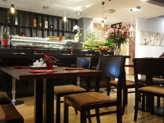 My Hao Vietnamese Restaurant Sushi Bar