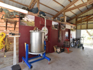 Hutchinson Farm Winery, Llc