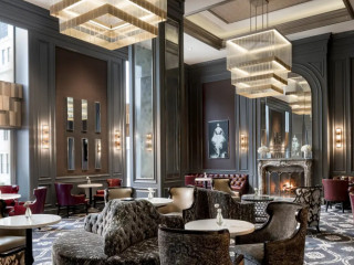 The Lobby Lounge At The Ritz-carlton