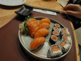 Sushi ‘n Roll