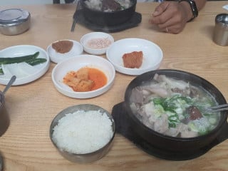 축령산사랑가득국밥
