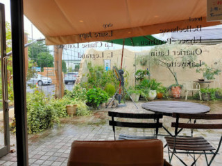 Plus-1 Cafe Garden