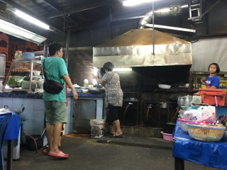 ร้านยำยำ ข้าวต้ม