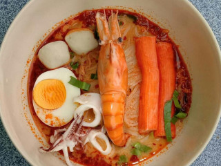ร้าน หอม หอม ก๋วยเตี๋ยวต้มยำกุ้งน้ำข้น