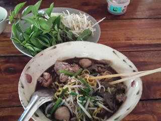 ก๋วยเตี๋ยวเนื้อลาย บ้านตาด