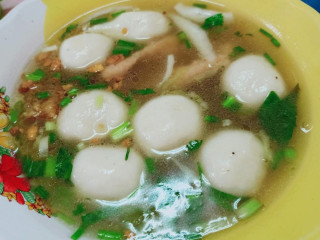 ร้านก๋วยเตี๋ยวห้าแยกต้มยำ