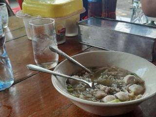 ร้านป้าเล็ก ดวงอำพร