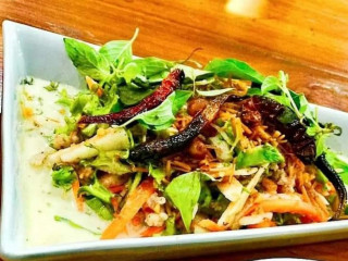 ร้านลิ้มเจริญพาณิชย์หมูทุบหมูแผ่นหอยจ้อปูสลกบาตร