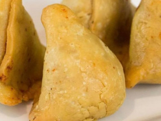 Gill's Indian- Pimpama