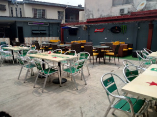 8ball Lounge