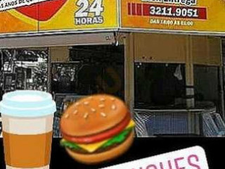 Max Lanches