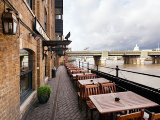 The Old Thameside