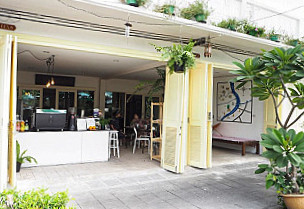 Baan Manusarn Guest House Cafe