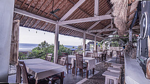 Waeni's Sunset View Bar Restaurant
