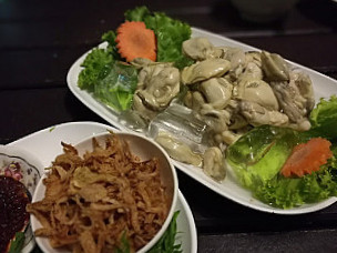 ร่มไม้ชายน้ำ