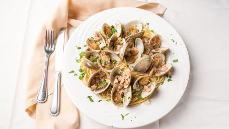 Linguine Vongole (Clams)