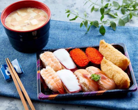 Dìng Fān Tè Xuǎn Fù Tāng Huò Yǐn Pǐn Selected Sushi Combo Free Soup Or Drink
