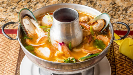 Po Tak (Spicy Seafood Soup)