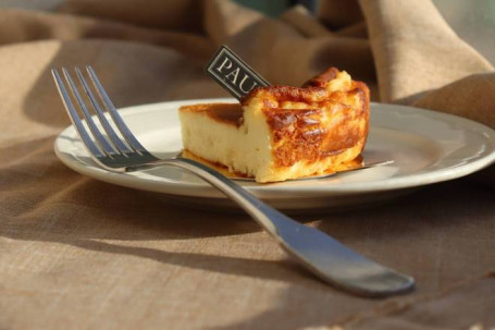 Bā Sī Kè Jīng Diǎn Rǔ Lào Dàn Gāo Piàn) Basque Cheese Cake